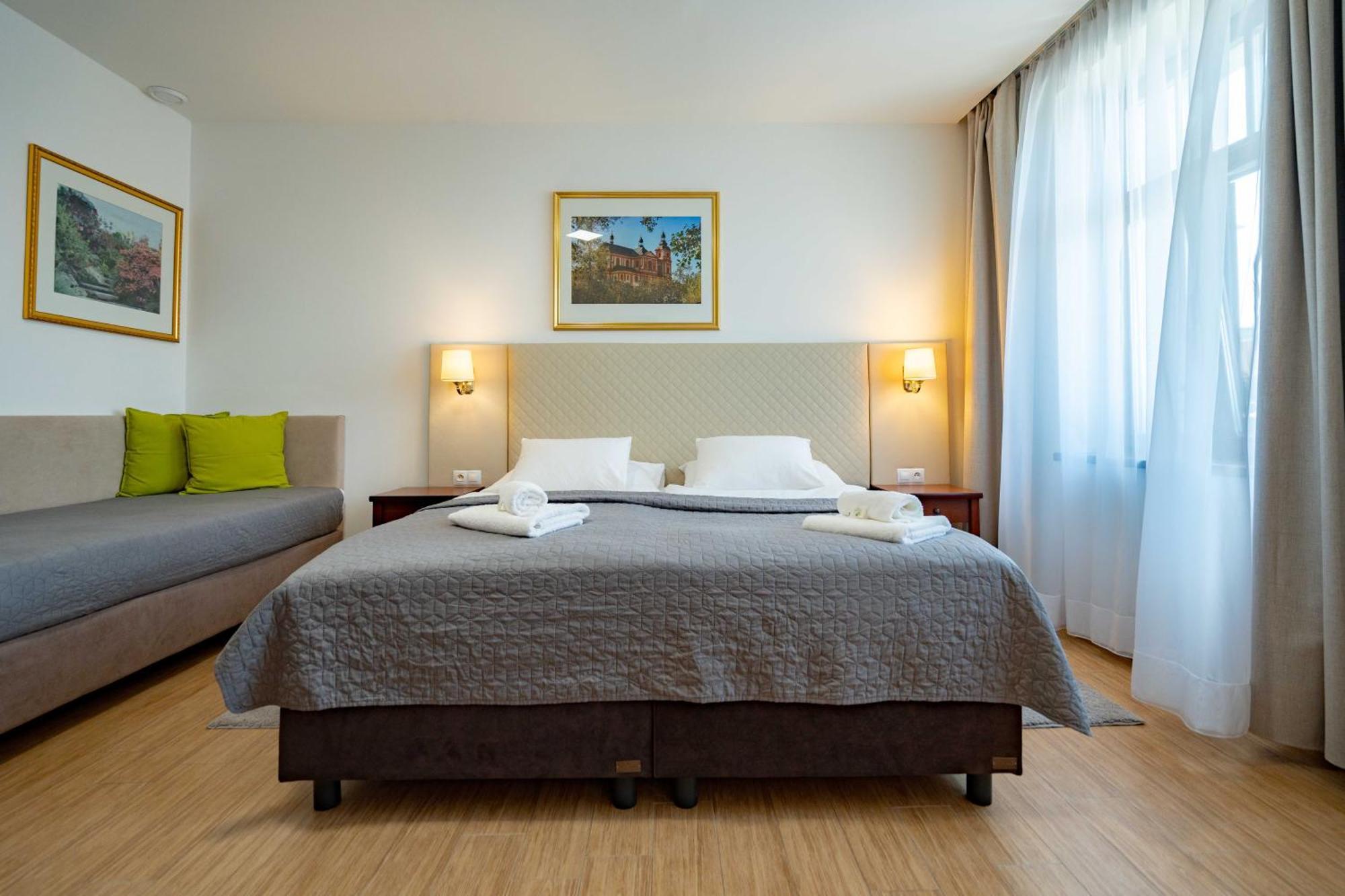 Hotel Volf Přeštice 外观 照片