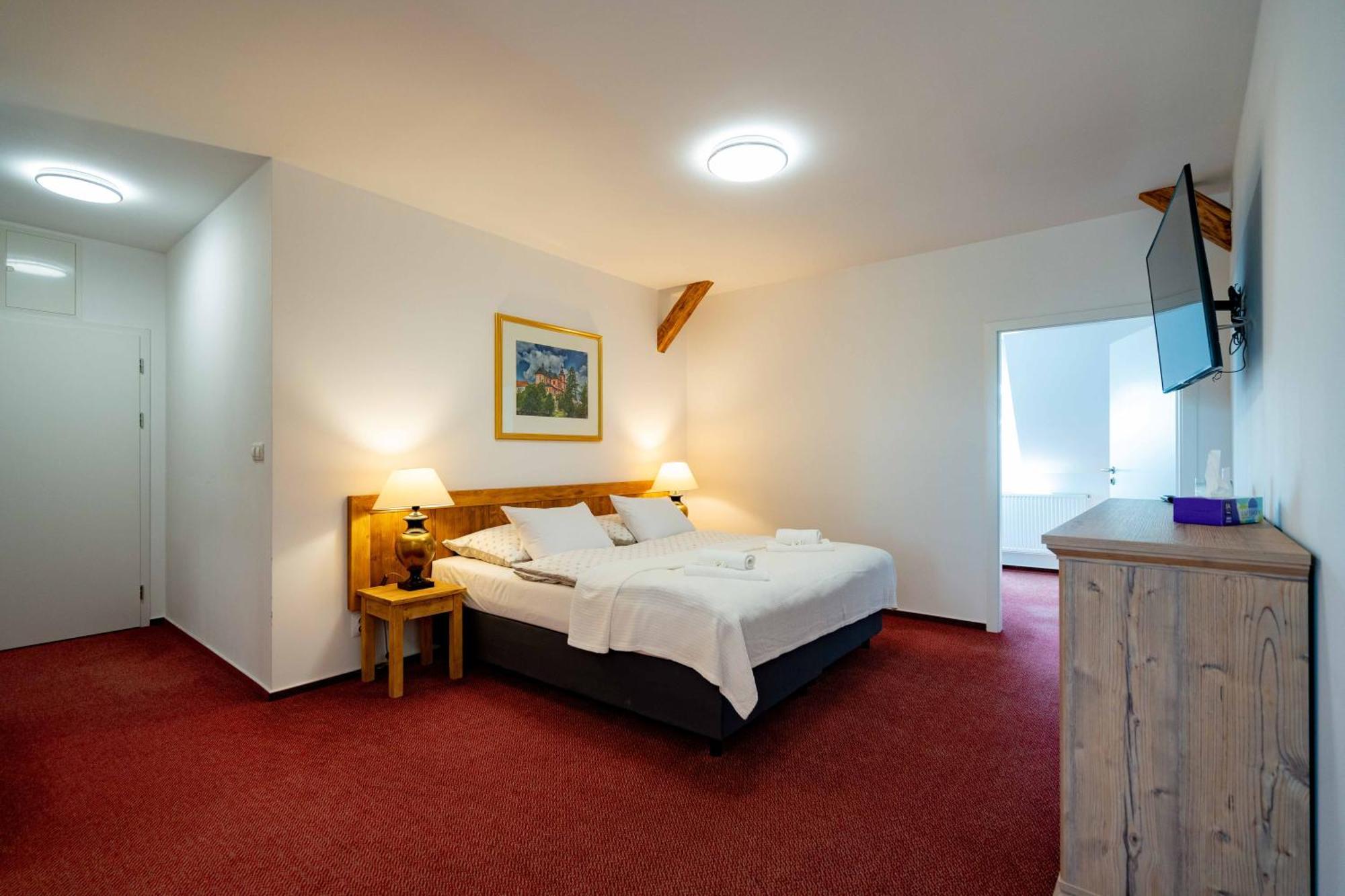 Hotel Volf Přeštice 外观 照片