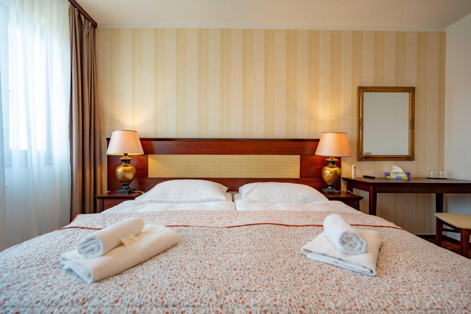 Hotel Volf Přeštice 外观 照片