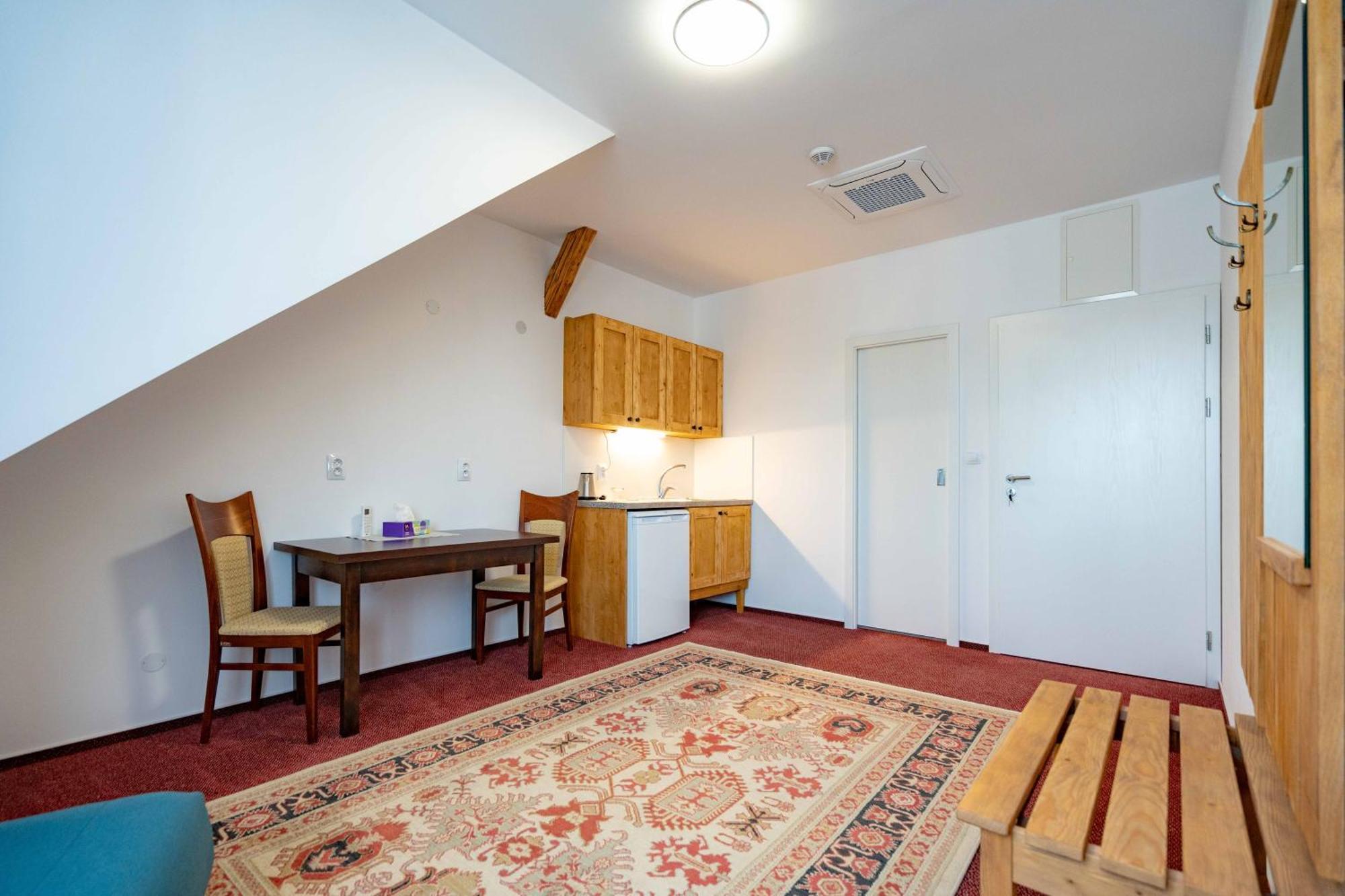 Hotel Volf Přeštice 外观 照片