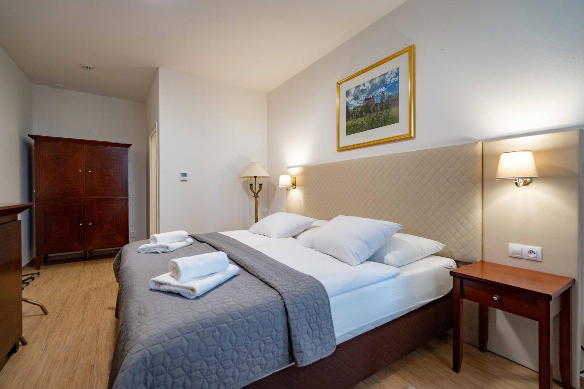 Hotel Volf Přeštice 外观 照片