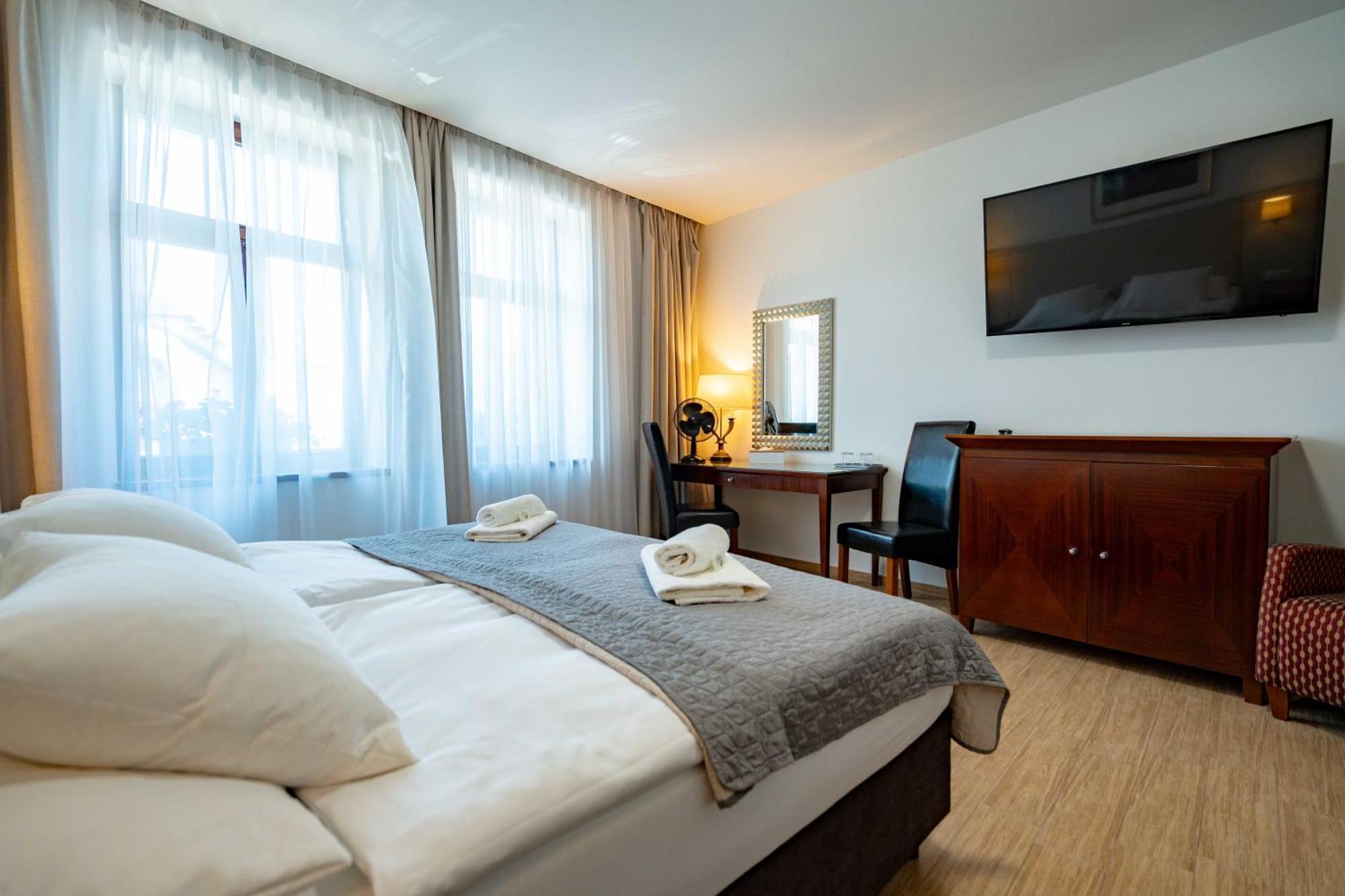 Hotel Volf Přeštice 外观 照片